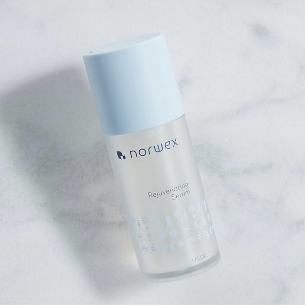 Norwex Rejuvenating Serum - Light Blue and White - Picture 1 of 11